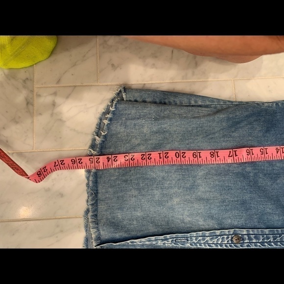 BLANK NYC 💙 distressed button down DENIM SHIRT SIZE XS .. EUC - Picture 9 of 12